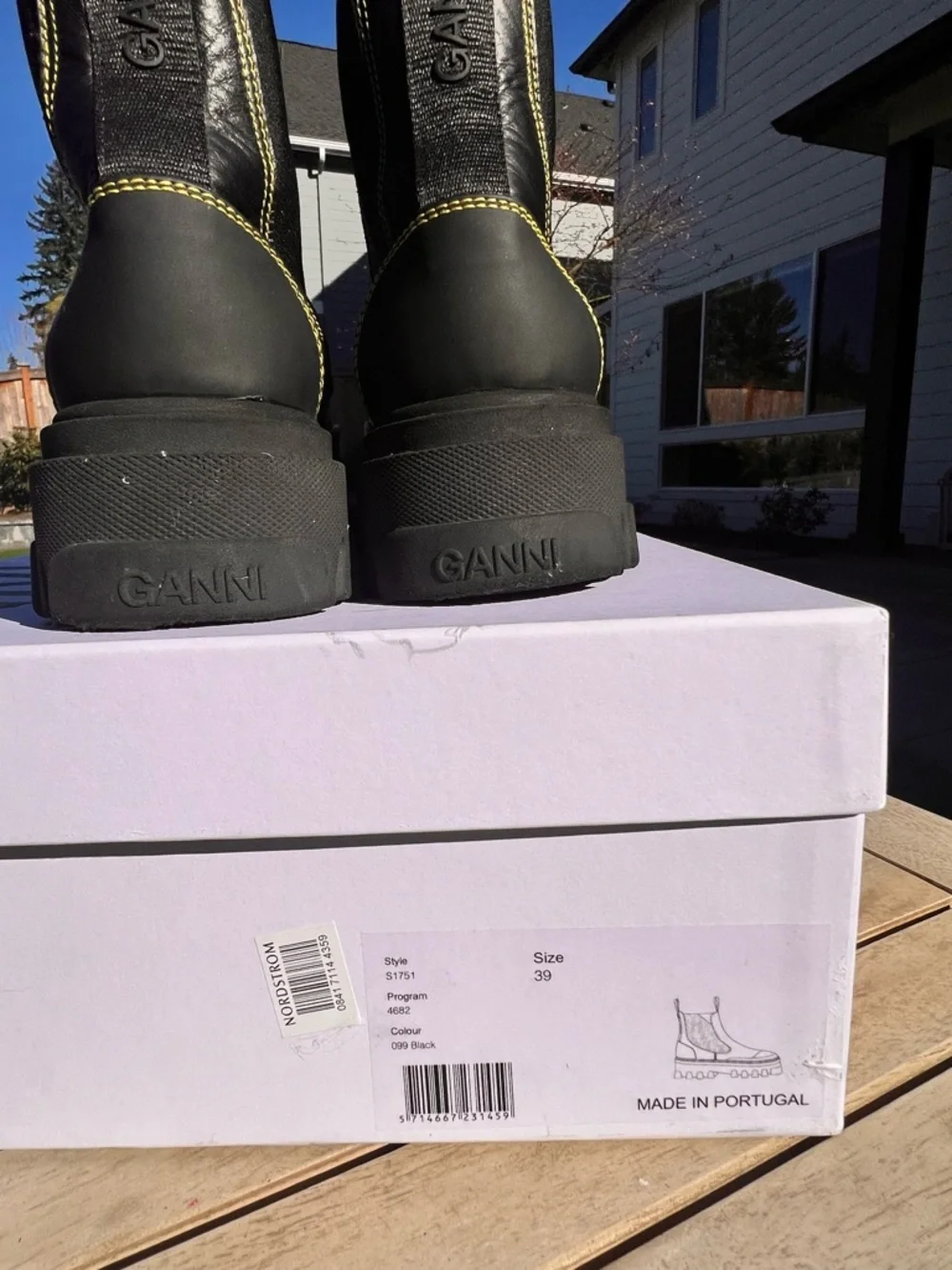 GANNI Designer Black Chelsea Boots green Stitching Size euro9 in Original box